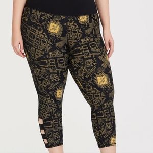 Torrid active Cropped harry potter marauder map legging black gold tummy control